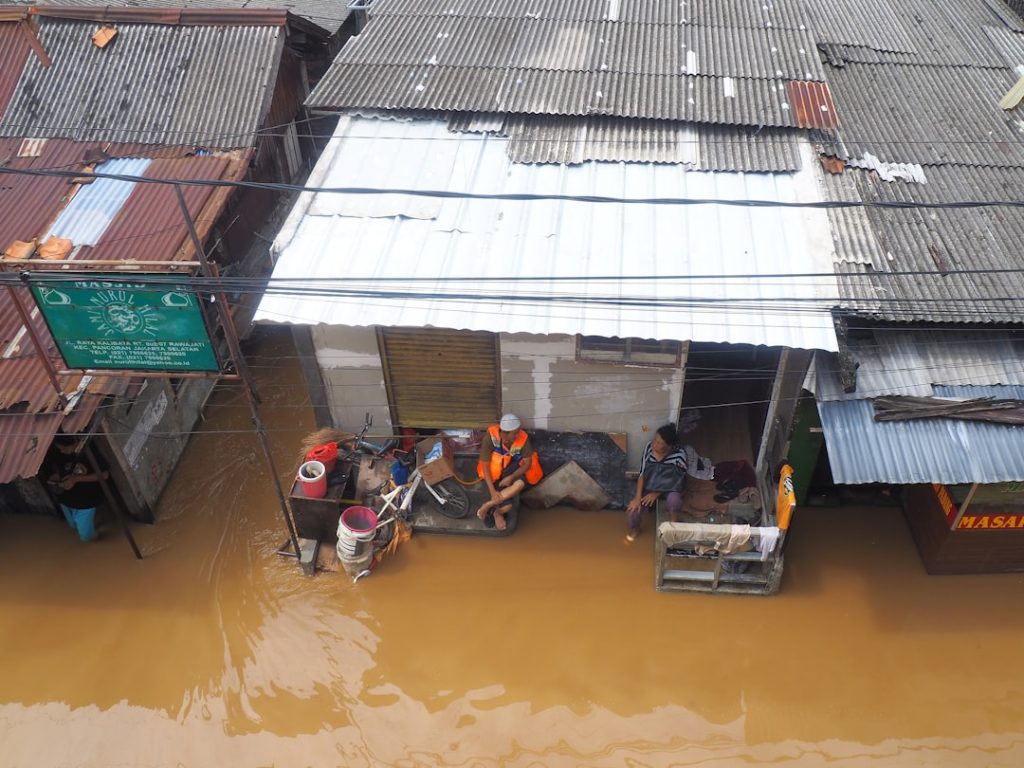 Bantuan kemanusiaan untuk korban banjir
