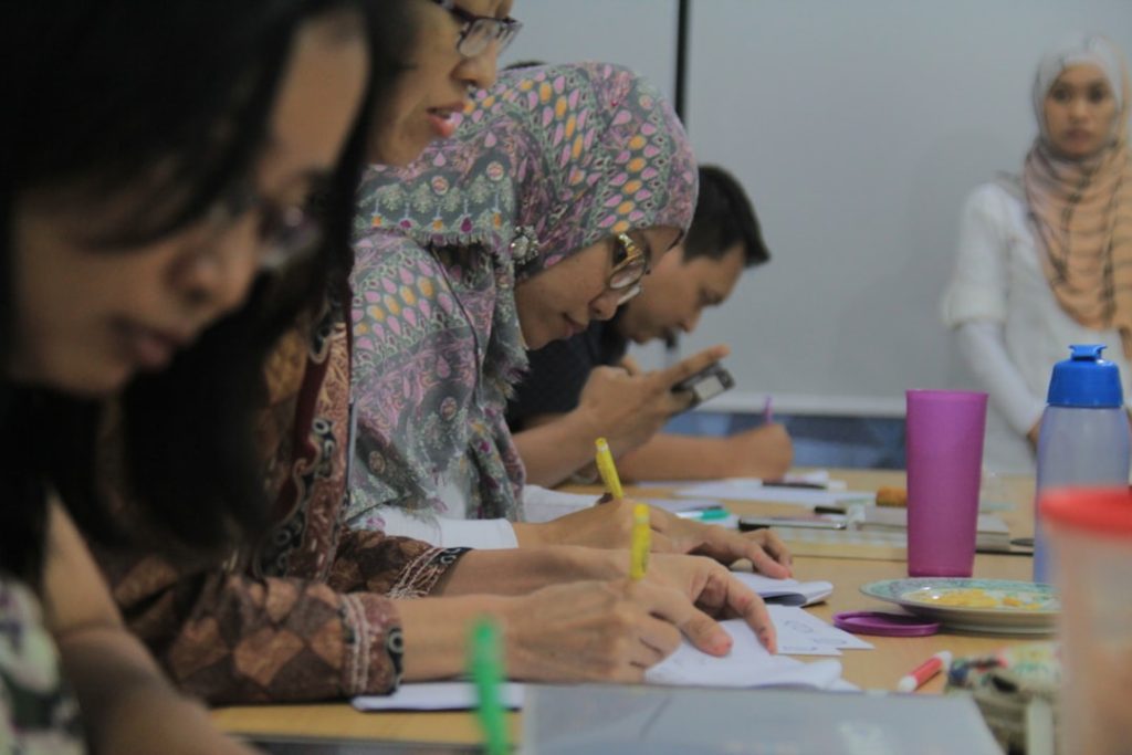 Pelatihan kewirausahaan untuk ibu-ibu